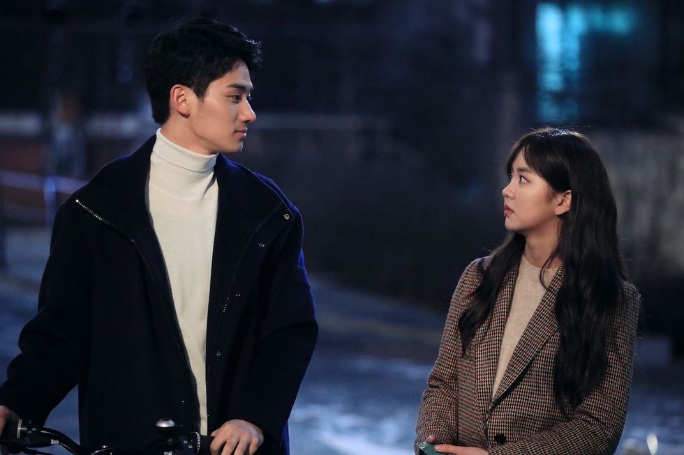 netflix's korean romantic comedy, 'love alarm'