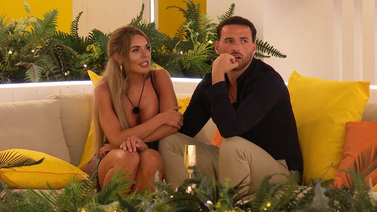 Love Island viewers react to Islander knowing one of two new bombshells