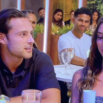 love island fans are calling this the most awkward moment from the reunion
