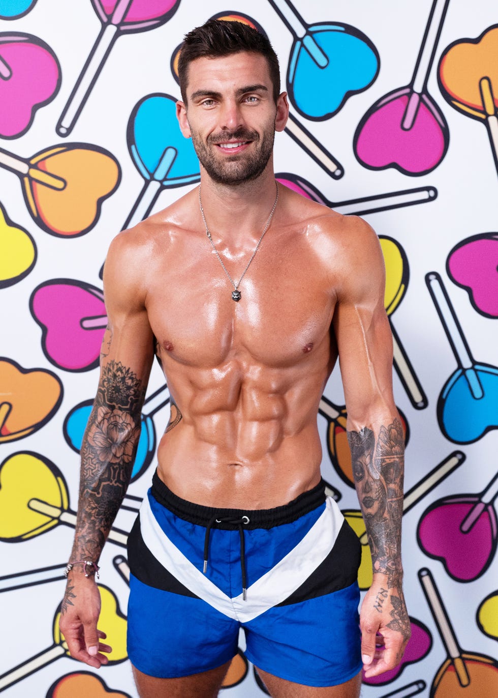 love island fans are losing it over adam collard's return