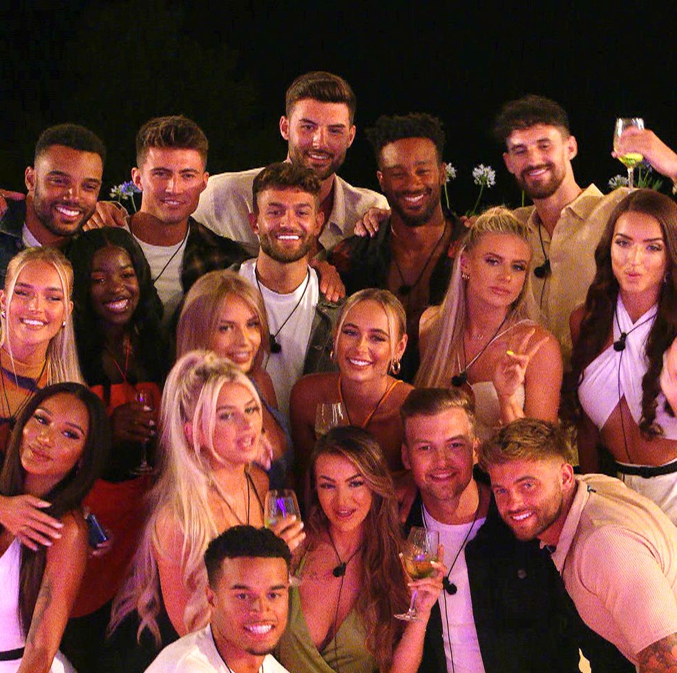 Love Island announces two new bombshells are entering the villa