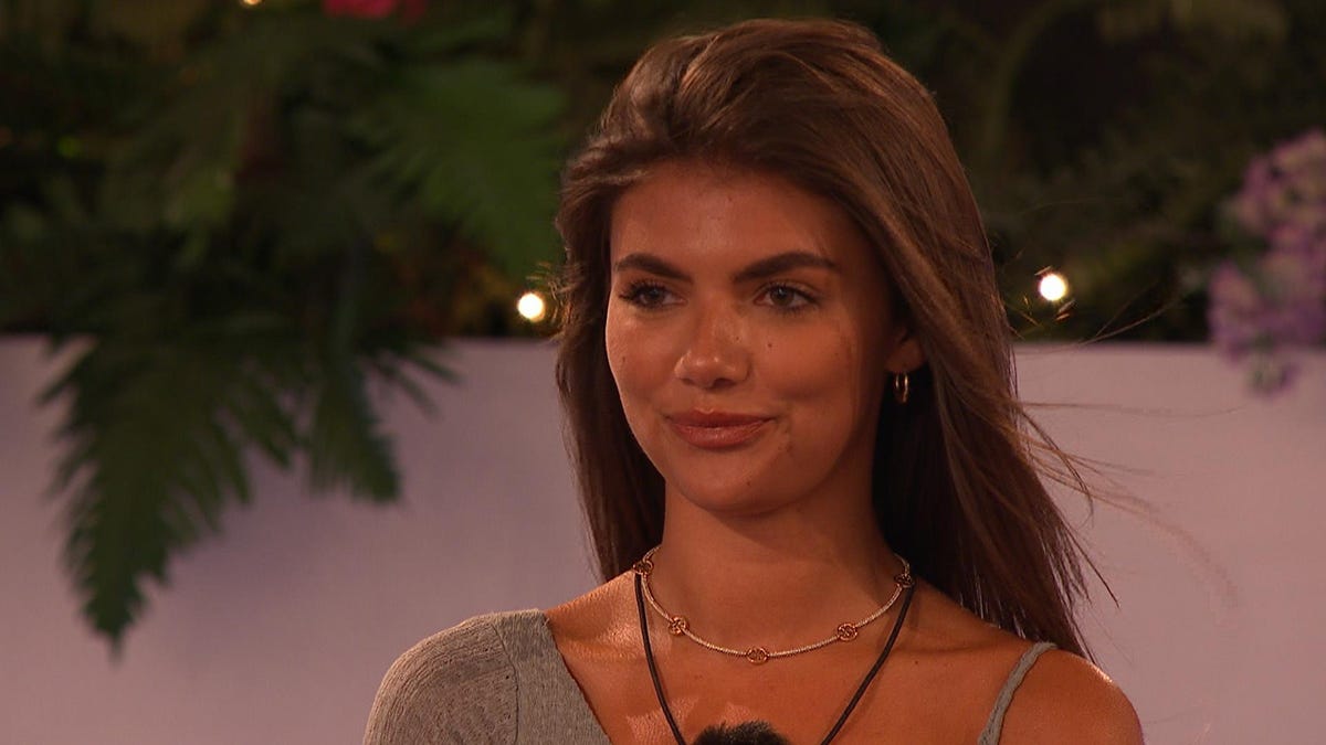 Love Island's Samie confirms new relationship by going Instagram official