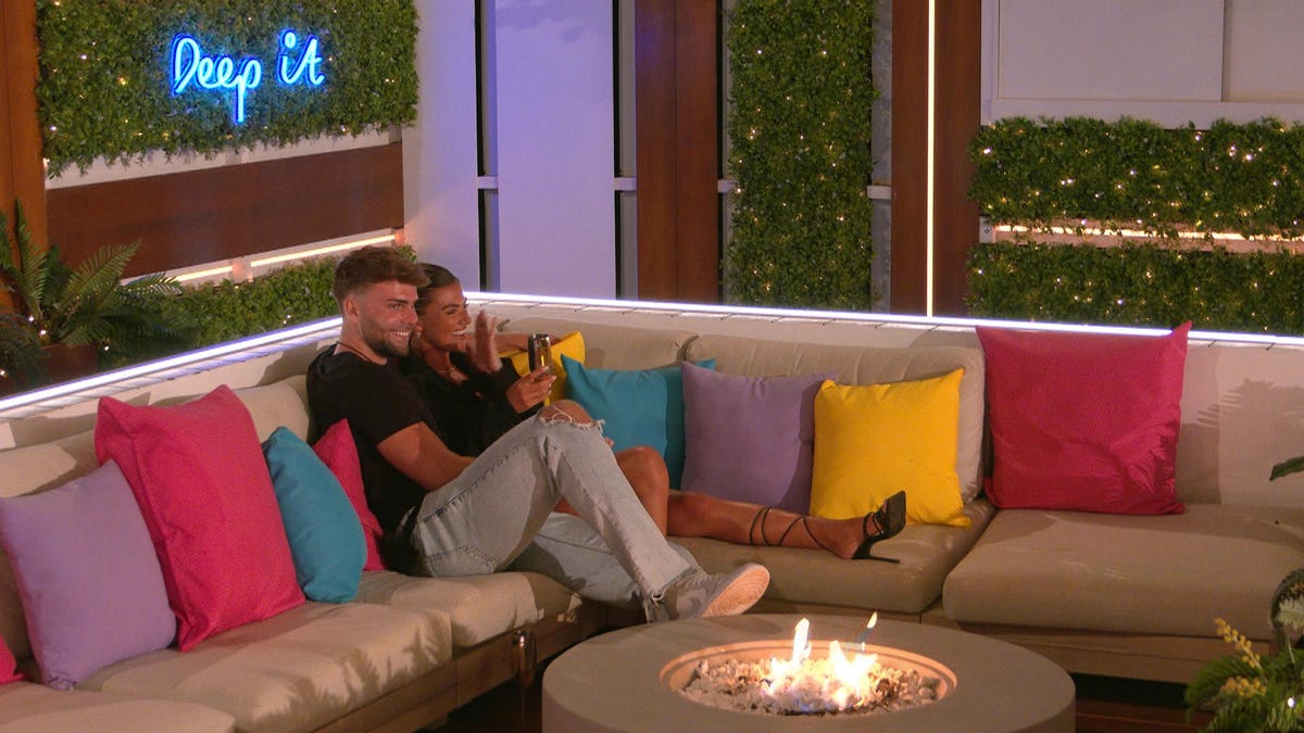 Love Island fans can't get enough of Tom's tap-dancing lesson