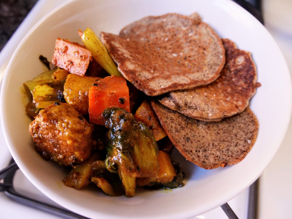 Budget eat low fodmap edition of pineapple curry