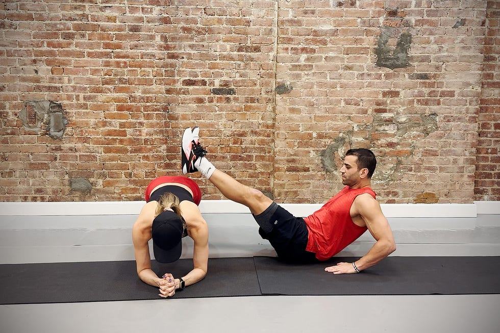 valentines day workout plank and knee tucks