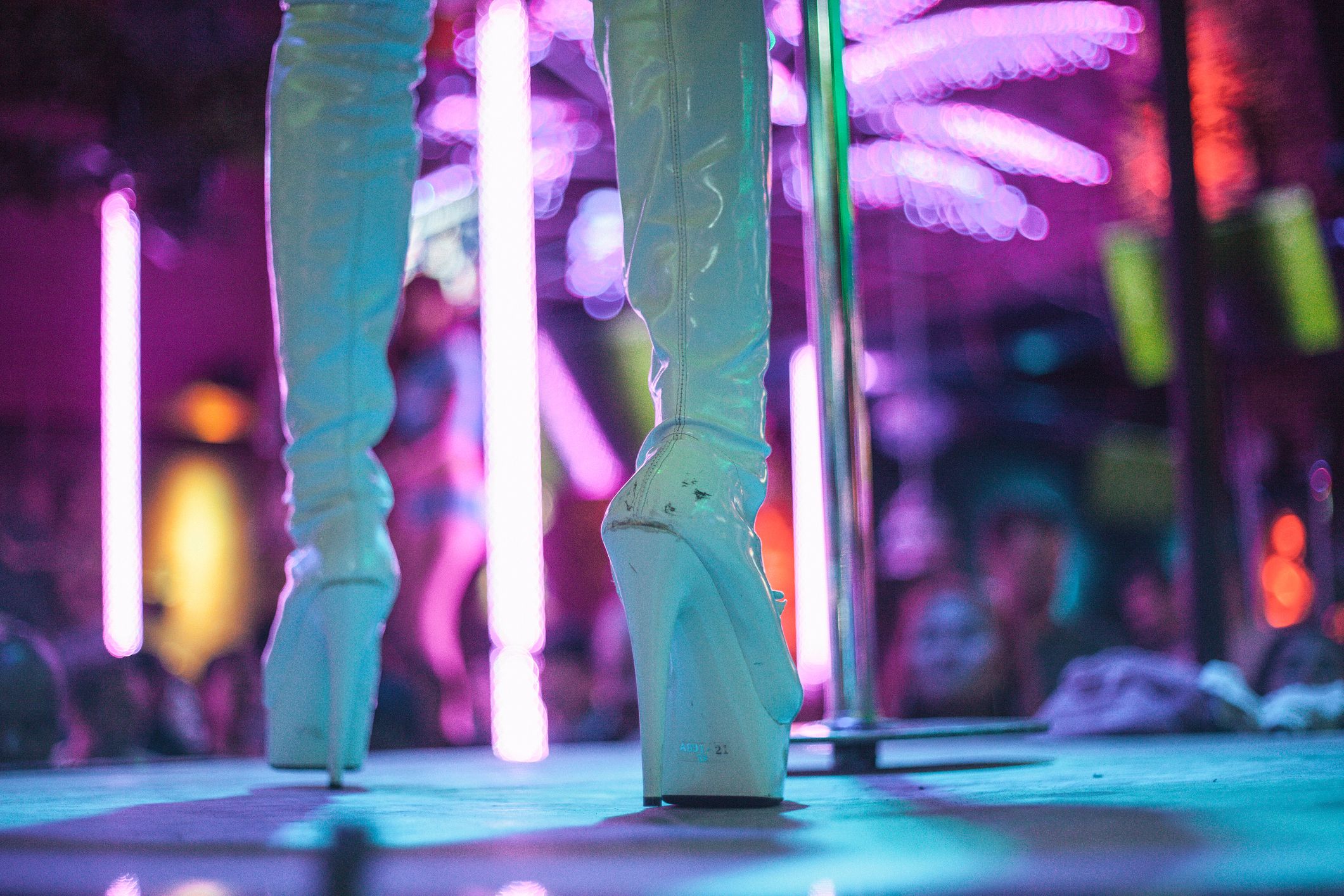 Strippers Reveal the Three Things All Strip Club Customers Should Know photo