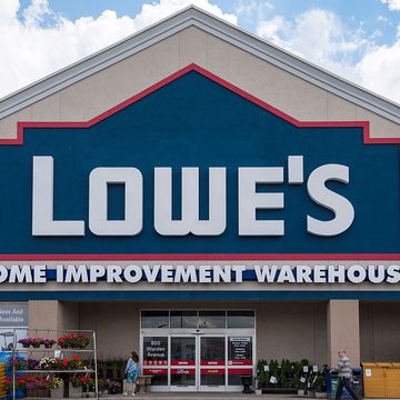lowes stores closing