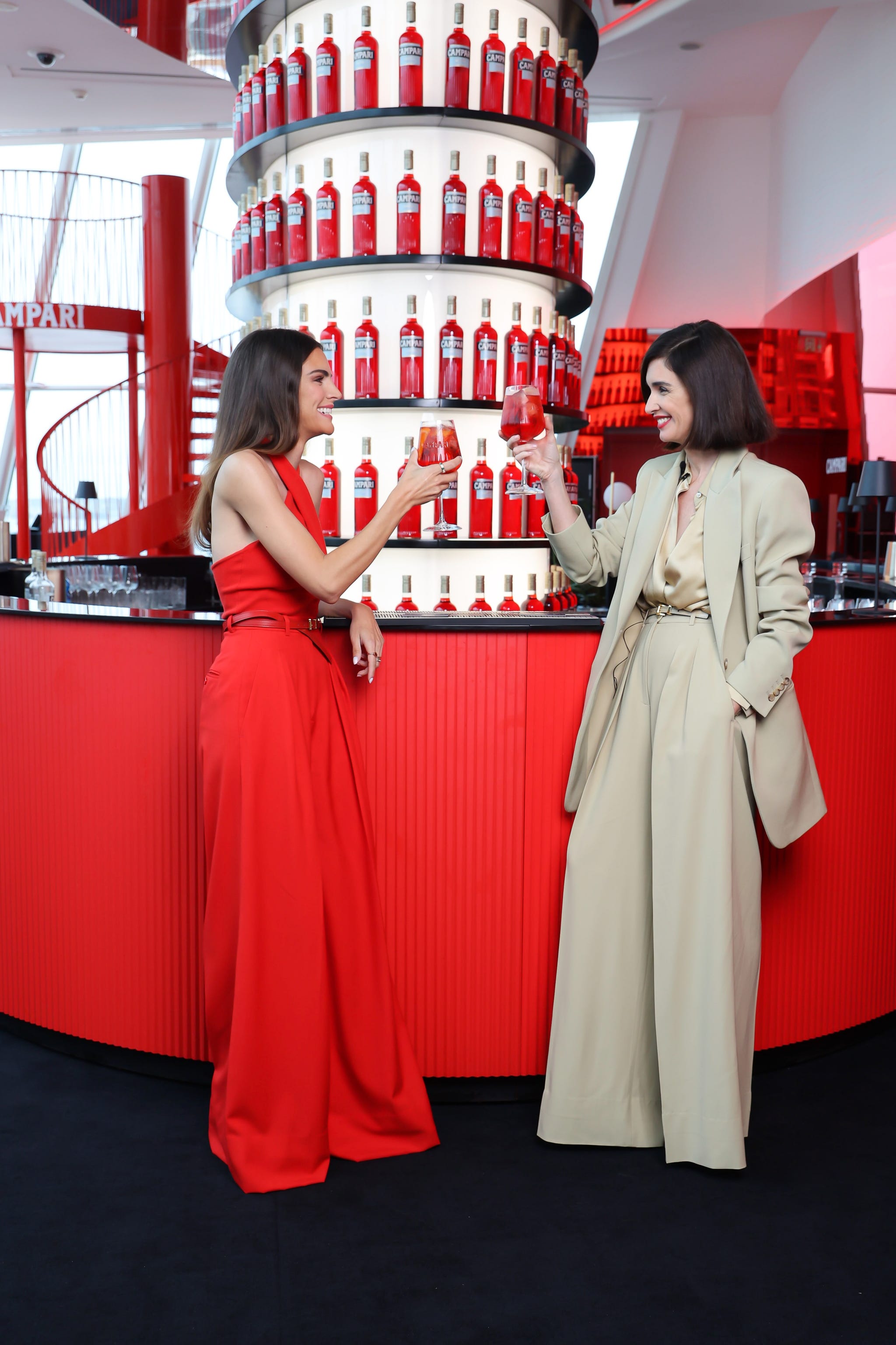 Paz Vega y Amaia Salamanca lucen en Cannes con Campari