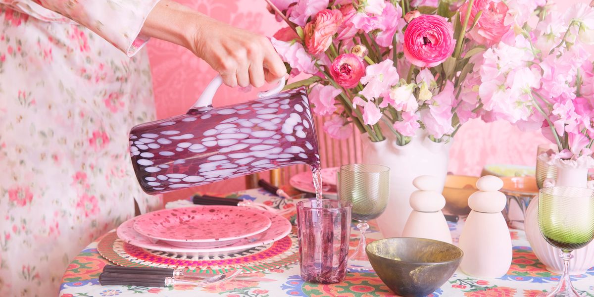 Pink, Flower, Spring, Peach, Table, Plant, Room, Tablecloth, Rose, Tableware, 