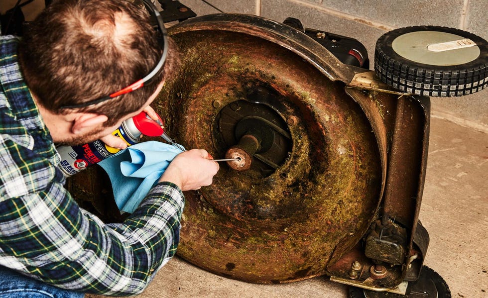 Sharpen a Lawn Mower Blade