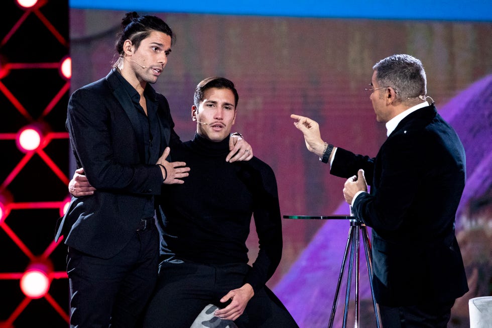 gianmarco onestini, jorge javier vazquez y luca onestini en un plato de television