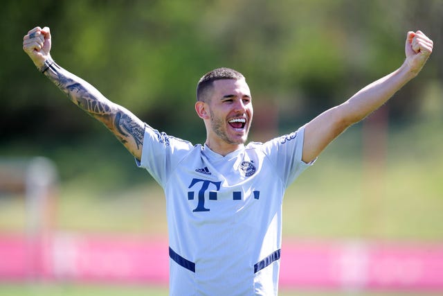 lucas hernandez sonríe por la sensación de volver a hacer deporte