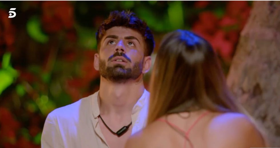lucía e isaac se ven en la hoguera de confrontación de la última tentación tras los cuernos de él con bela