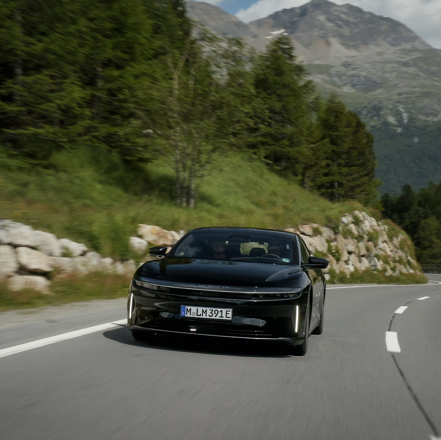Lucid Air Breaks Mercedes' EV Range Record—Here's How Far It Can Go Now