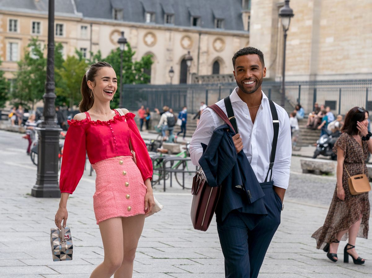 Emily In Paris' Star Lucien Laviscount On His 'Disgusting' Obsession & 'Big  Sis' Lily Collins - Narcity