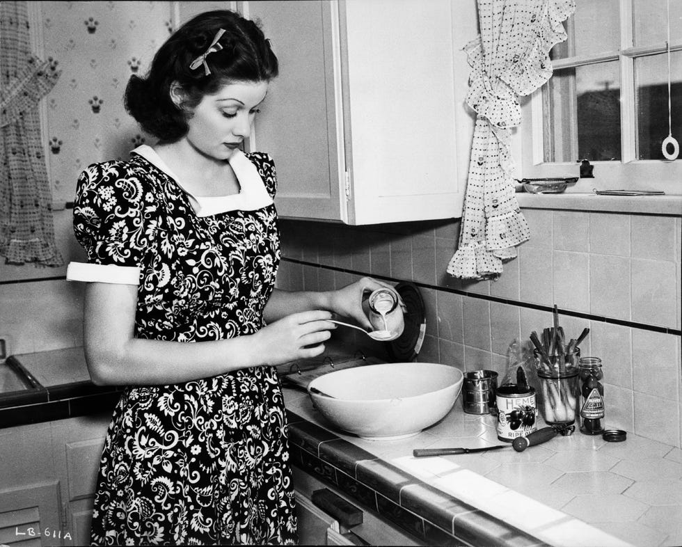 vintage photos of celebrities at home   lucille ball in her kitchen