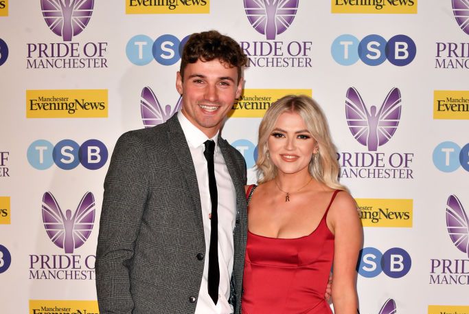 Lucy Fallon y Ryan Ledson en la alfombra roja de los premios Pride of Manchester