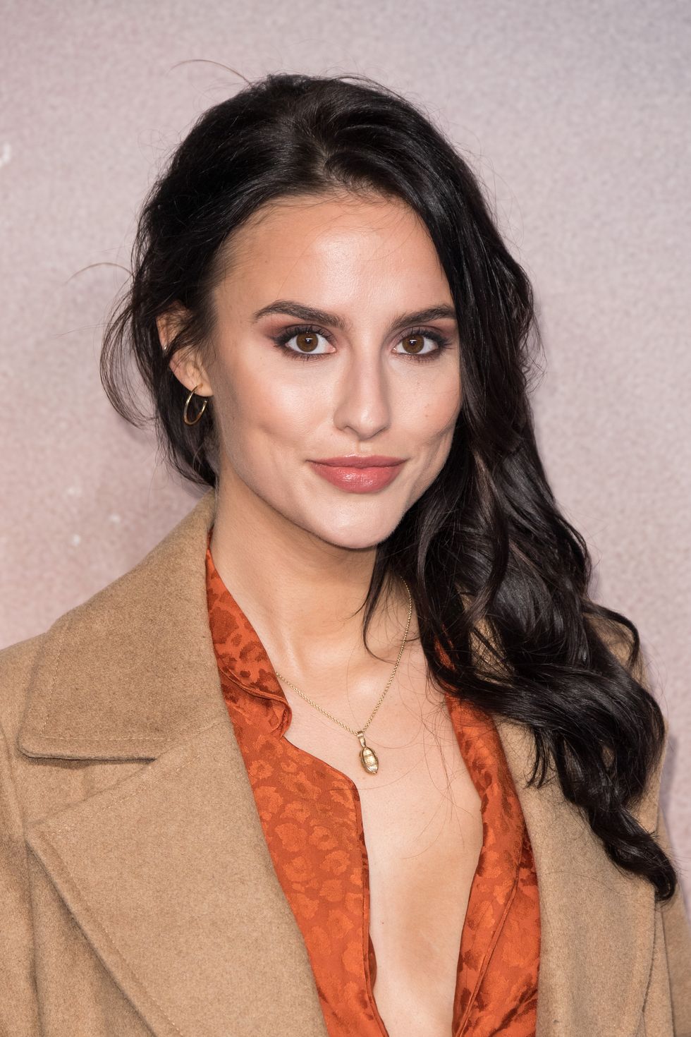 lucy watson attends aquaman premiere