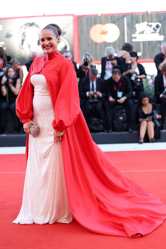 I look sul red carpet di Venezia 2022: star e abiti del giorno 11