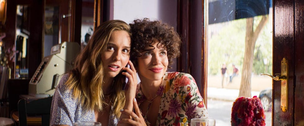 dos chicas en la temporada 2 de luimelia