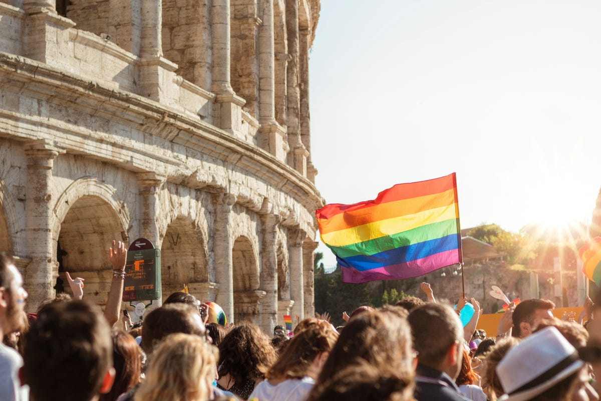 Transfobia dopo il Pride: un’aggressione che svela l’altra faccia di Roma