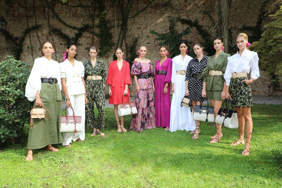 Social group, Dress, Formal wear, People in nature, Spring, One-piece garment, Ceremony, Lawn, Vintage clothing, Day dress, 