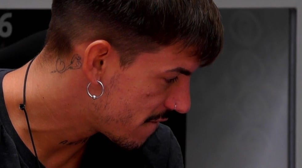 luitingo se muerde los labios hablando con pilar llori en gh vip 8