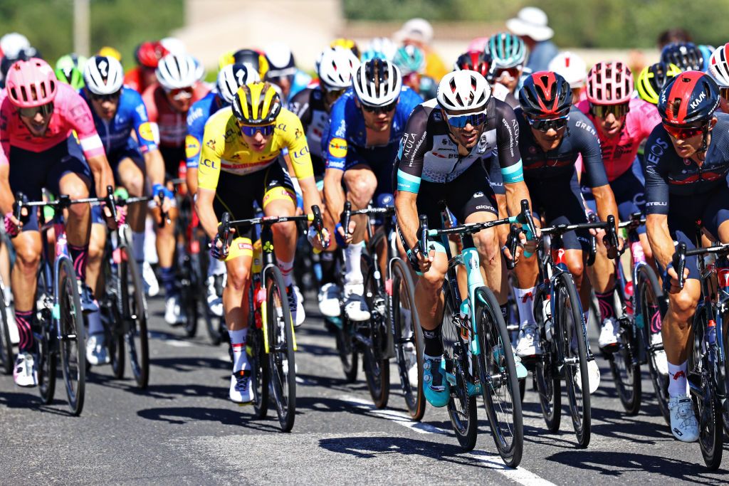 Qual canal transmite o Tour de France?