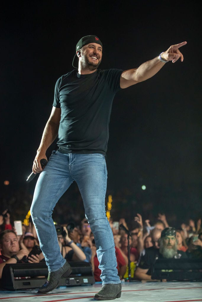 luke bryan muscles