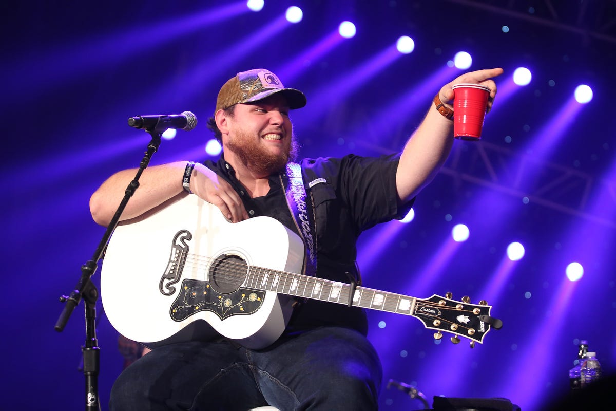 Luke Combs Teased Fans with a Sneak Peek of His Tour Setlist, and They Have So Many Thoughts