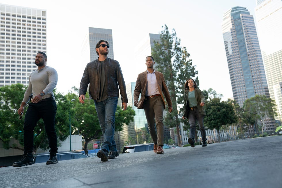 luke finau (uli latukefu), mark meachum (jensen ackles), keyonte bell (elliot knight), and amber oliveras (jessica camacho) in countdown photo: elizabeth morris © amazon content services llc