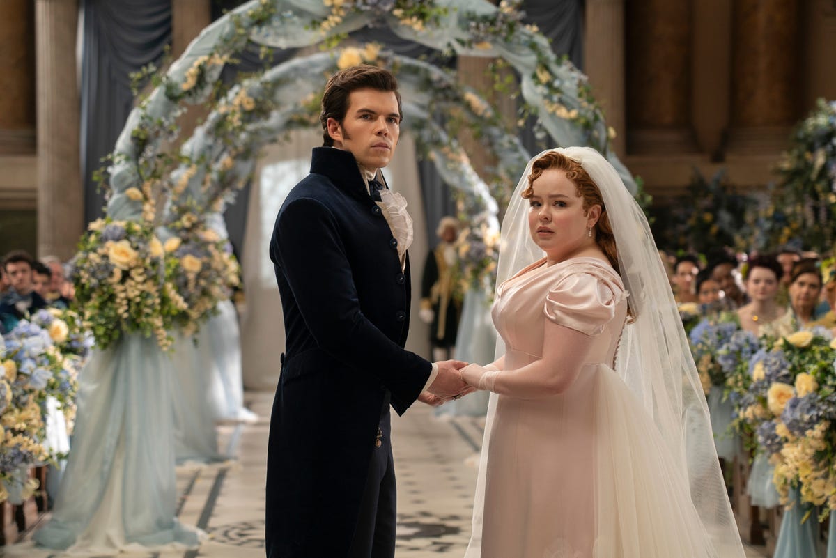 luke newton as colin bridgerton, nicola coughlan as penelope featherington, bridgerton season 3
