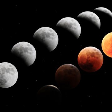 lunar eclipse 2022 japan beaver blood moon multiple exposure  multiple synthesis full moon,half moon,quarter moon