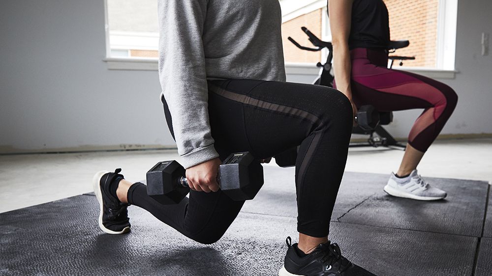 Weighted Lunges: How to Do Lunges With Weights, Plus Variations