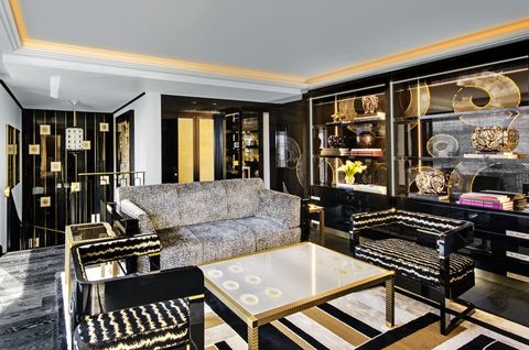courtesy prince de galles, a luxury collection hotel