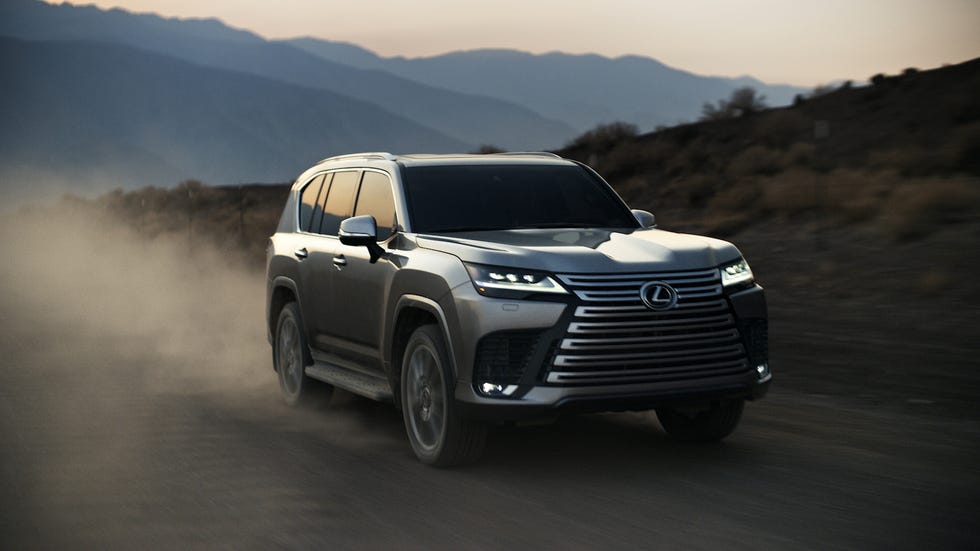 2022 lexus lx600 front exterior