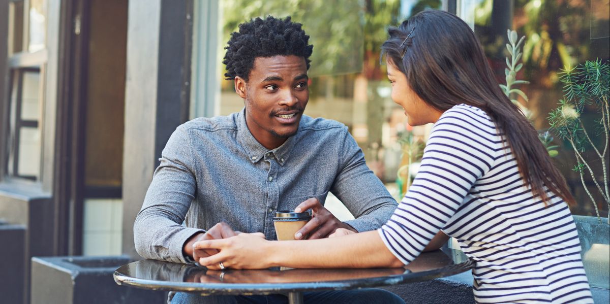 27 Best & Worst First Date Questions for Making Good Conversation