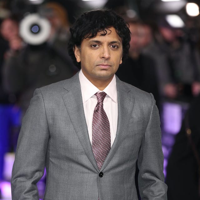 https://hips.hearstapps.com/hmg-prod/images/m-night-shyamalan-1555600524.jpg?crop=1xw:1xh;center,top&resize=640:*