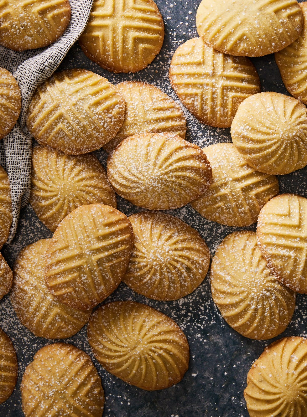 ma'amoul cookies with powdered sugar