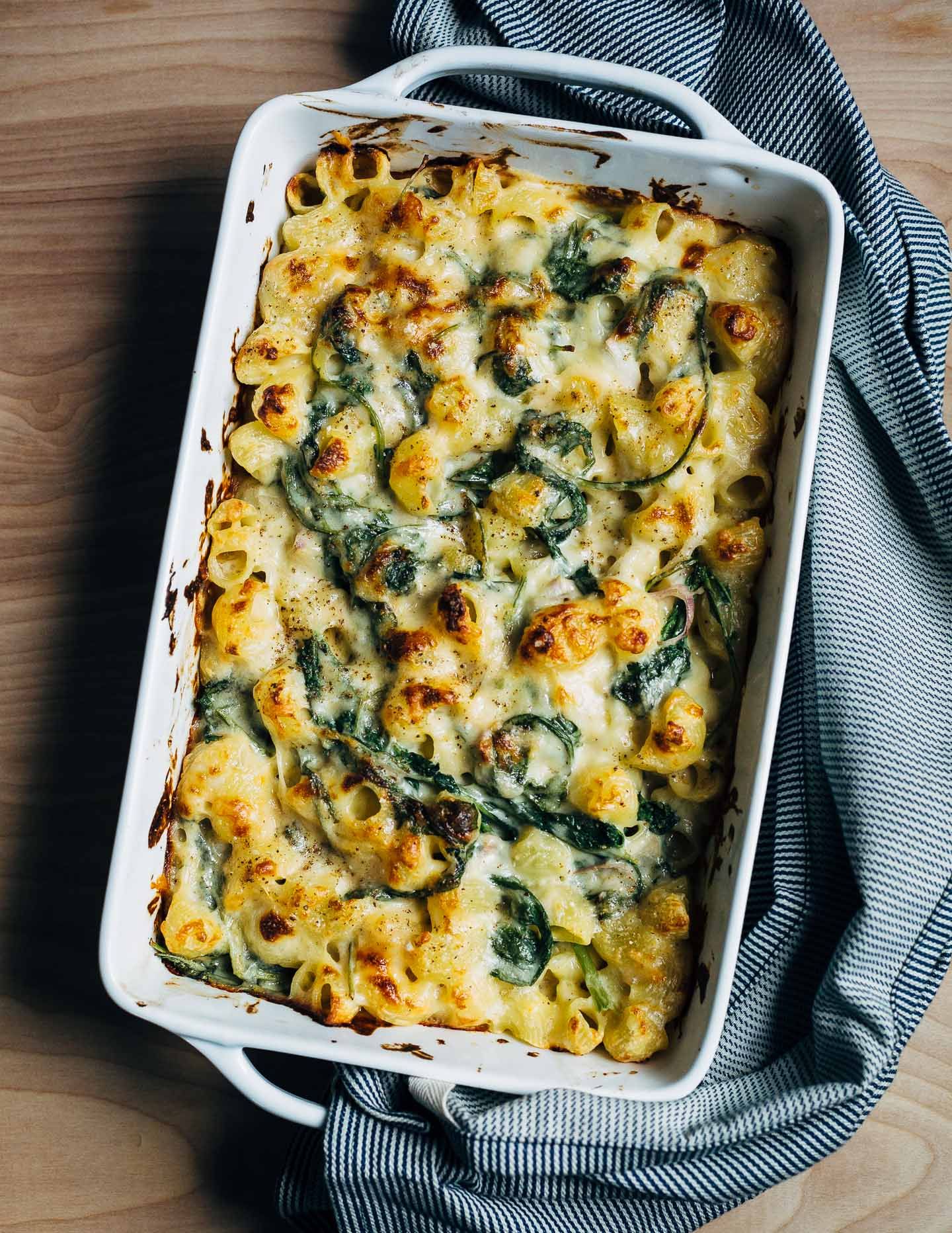 50 Romantic Dinner Ideas Of 2024   Mac And Cheese With Greens14 1674141852 