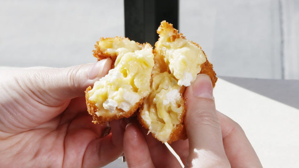 Dish, Food, Cuisine, Ingredient, Fried food, Coconut macaroon, Dessert, Baked goods, Finger food, Produce, 