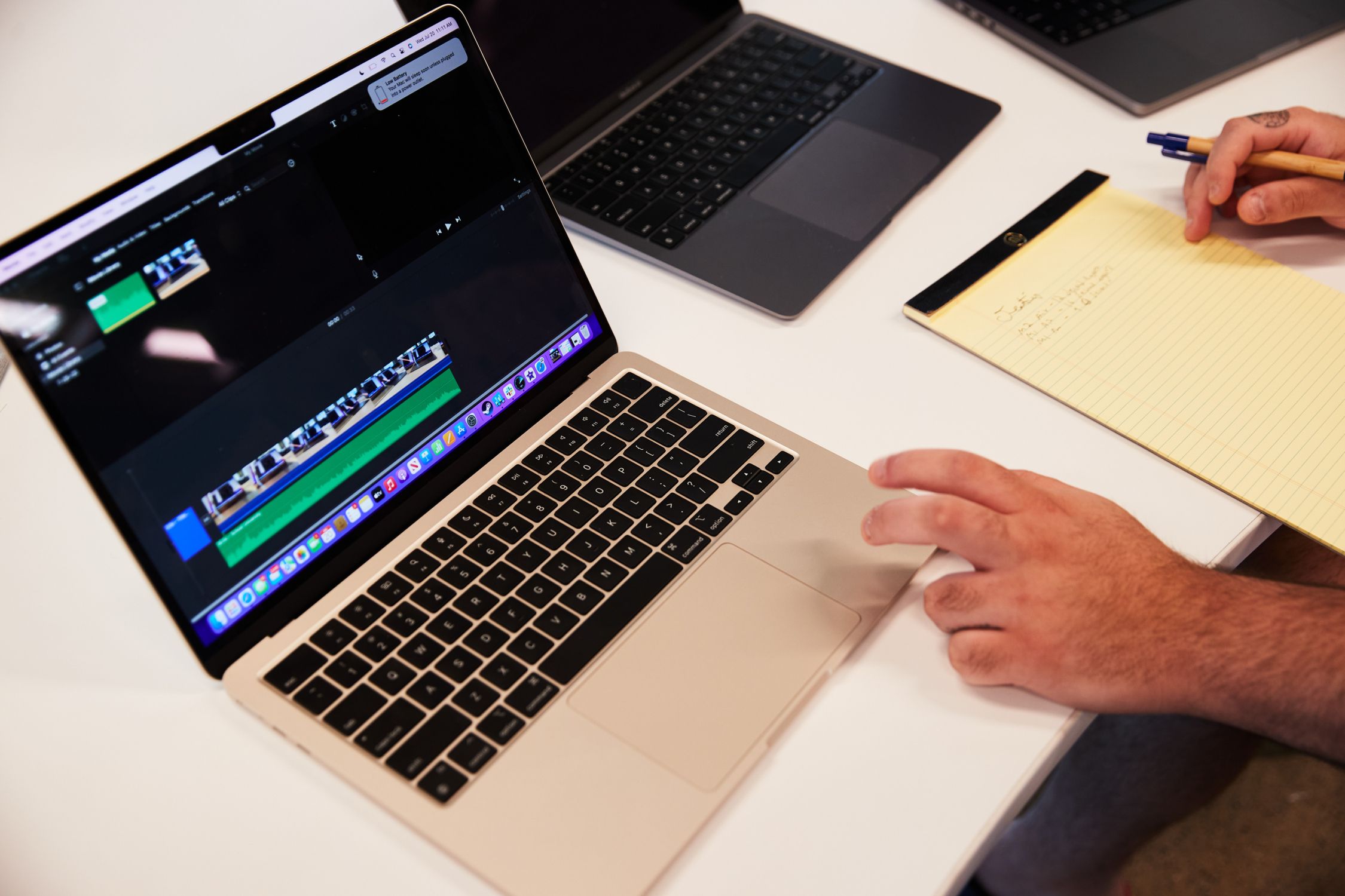 Performance analysis : Apple MacBook Air (2022) review: Truly, the MacBook  for everyone 