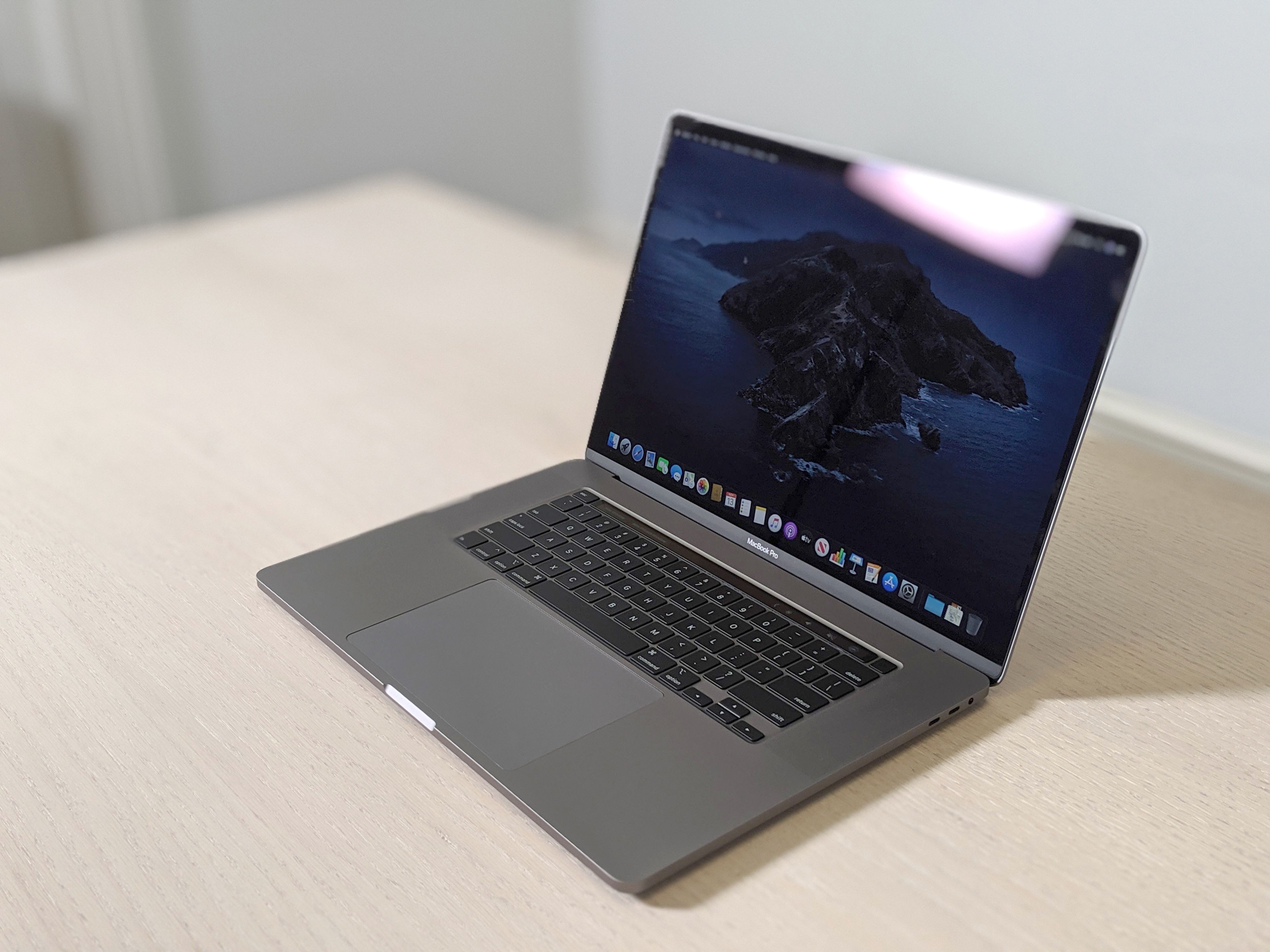 MacBook Pro 16 (2019) - FULL REVIEW! 