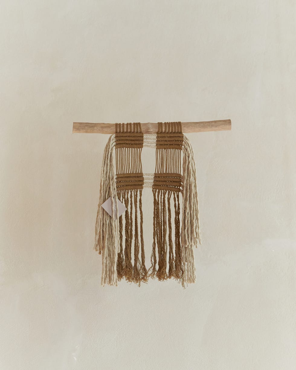 artesania macrame, tapiz colgando