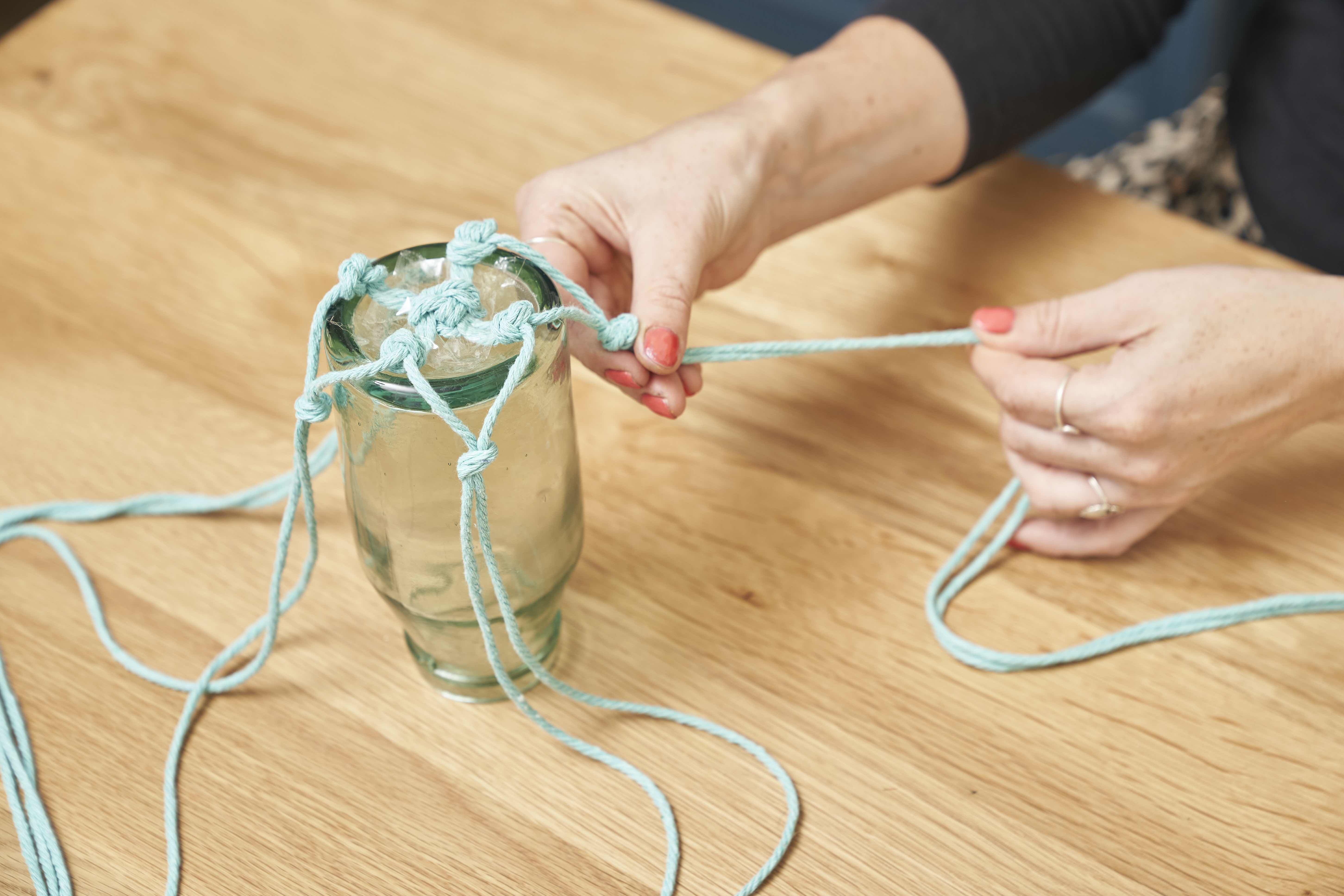 Macrame ideas How to make a macrame plant hanger