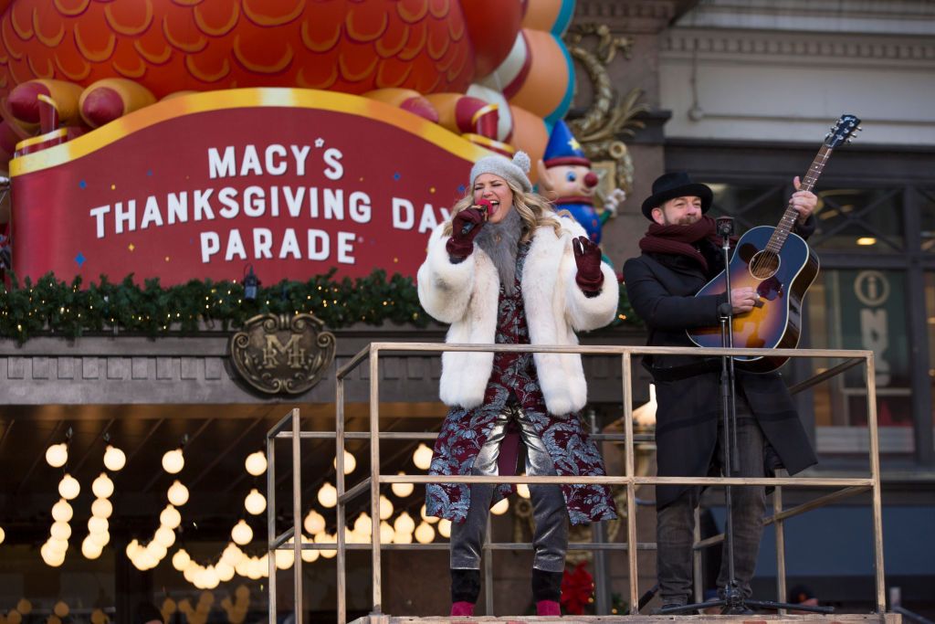 Macy's thanksgiving day best sale parade live stream nbc