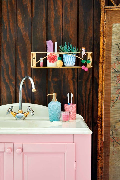 Baño: Mueble de lavabo rosa Baño: Mueble de lavabo rosa