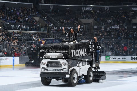 madison hammond of angel city fc waves from the zamboni