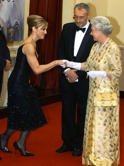 The Most Awkward Moments of Queen Elizabeth Meeting Celebrities Ever The Most Awkward Moments of Queen Elizabeth Meeting Celebrities Ever