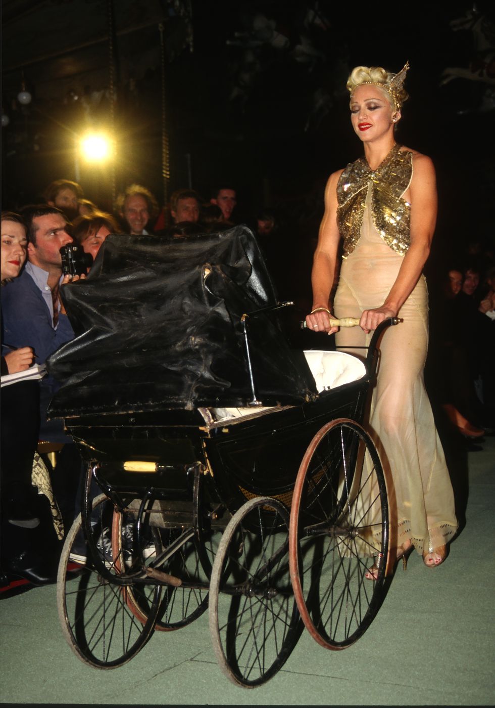 瑪丹娜madonna於巴黎時裝週 jean paul gaultier 1995 春秋大秀